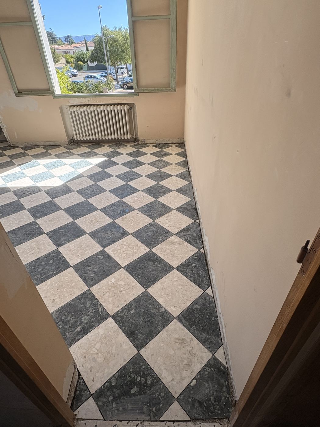 Raccord du terrazzo dans le couloir attenant